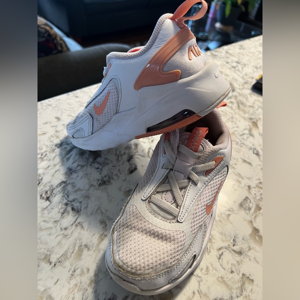 Nike Air Max Bolt